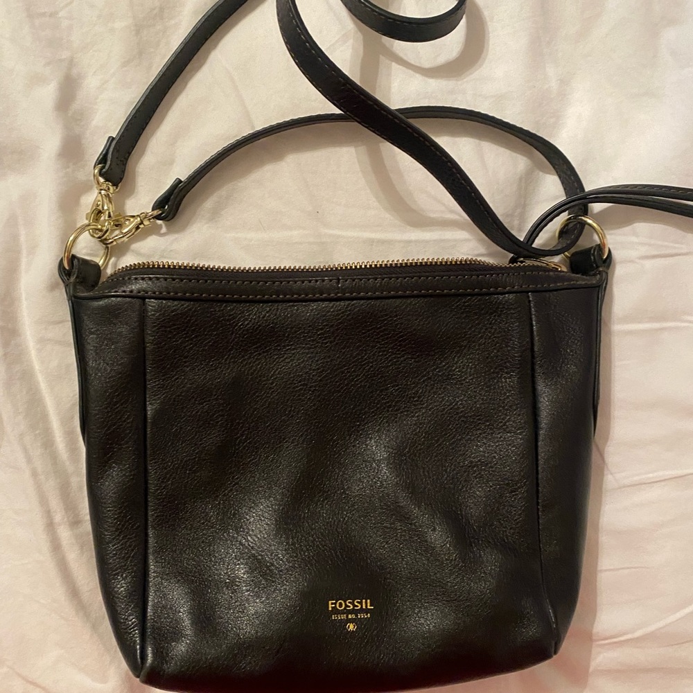 Black fossil purse only worn once